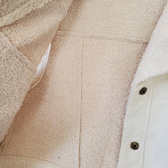 Quebec Sherpa Vest - Picture 14 of 16